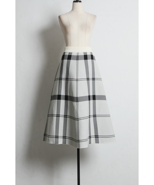 tocco closet（トッコ　クローゼット）の「【ZOZO限定】タータンチェックニットフレアスカート（スカート・レディース・オフホワイト/ネイビー/ブラック/レッド・M）」の6枚目の写真