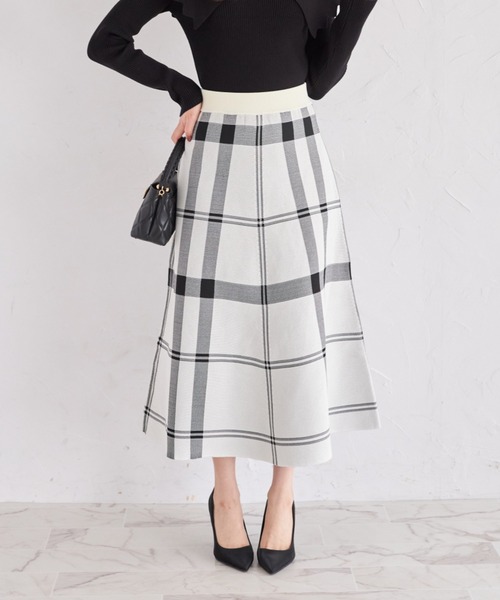 tocco closet（トッコ　クローゼット）の「【ZOZO限定】タータンチェックニットフレアスカート（スカート・レディース・オフホワイト/ネイビー/ブラック/レッド・M）」の18枚目の写真