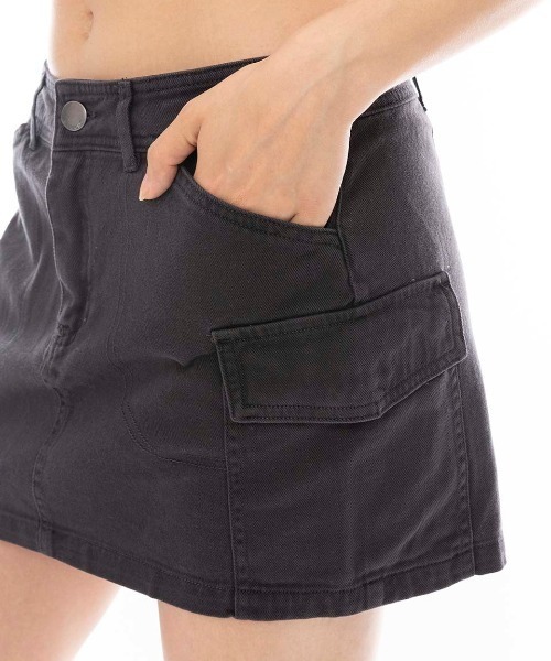 BILLABONG(ビラボン)の「BILLABONG レディース HILARY CARGO SKIRT スカート/ビラボンブラックデニムミニスカート(スカート・レディース・ブラック・SMALL/MEDIUM)」の4枚目の写真