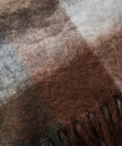 WHO'S WHO gallery（フーズフーギャラリー）の「アソートマフラー（マフラー・レディース・ブラウン/グリーン/ベージュ/イエロー/オレンジ/グリーン系その他/グレー/ブルー/サックスブルー・FREE）」の15枚目の写真