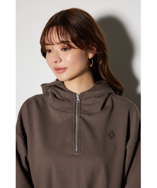 rienda(リエンダ)の「ビッグパーカーロゴスウェットトップス 春服 秋服 トレーナー(スウェット・レディース・ブラック/ブラウン/ライトブルー・FREE)」の11枚目の写真