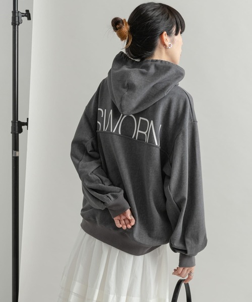 KBF（ケイビーエフ）の「バックロゴフーディー（パーカー・レディース・ネイビー/グレー・ONE）」の4枚目の写真