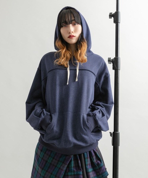 KBF（ケイビーエフ）の「バックロゴフーディー（パーカー・レディース・ネイビー/グレー・ONE）」の17枚目の写真