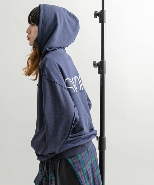 KBF（ケイビーエフ）の「バックロゴフーディー（パーカー・レディース・ネイビー/グレー・ONE）」の19枚目の写真