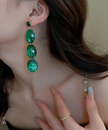 Coo+i（クーイ）の「大ぶりグリーンビジューデザインピアス（ピアス（両耳用））」