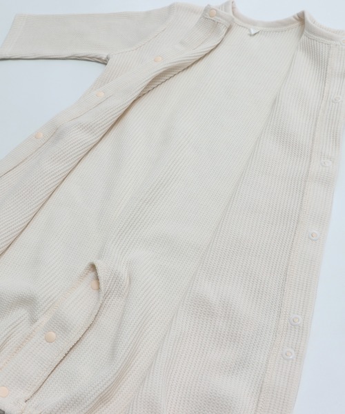 chil2（チルツー）の「ワッフル長袖ツーウェイオール（ロンパース・キッズ・ブラック/ピンク/ミント/クリーム/杢グレー・50-70cm）」の12枚目の写真