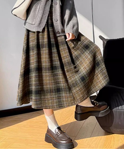 2ly2(トゥーリートゥー)の「ハイウエスト Aライン ミッドレングス アンブレラスカート(スカート・レディース・キャメル/カーキ・FREE)」の2枚目の写真