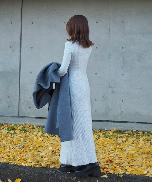 LAULEN（ローレン）の「henley neck long rib dress /ヘンリーネック ロング リブ ワンピース（ワンピース・レディース・グレー/チャコールグレー/ベージュ・FREE）」の11枚目の写真