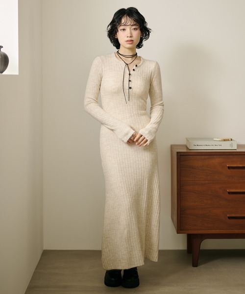 LAULEN（ローレン）の「henley neck long rib dress /ヘンリーネック ロング リブ ワンピース（ワンピース・レディース・グレー/チャコールグレー/ベージュ・FREE）」の15枚目の写真
