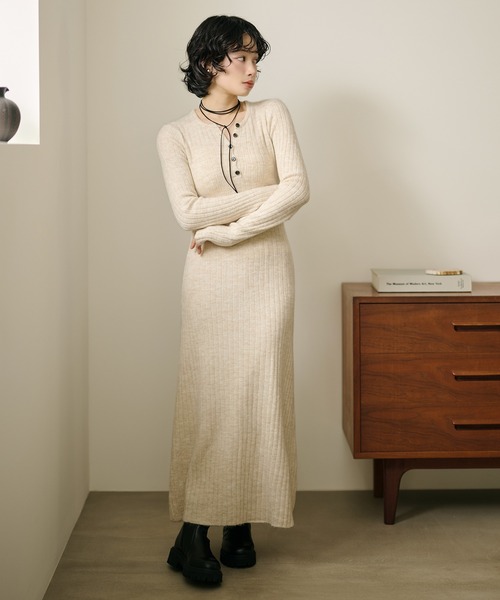 LAULEN（ローレン）の「henley neck long rib dress /ヘンリーネック ロング リブ ワンピース（ワンピース・レディース・グレー/チャコールグレー/ベージュ・FREE）」の16枚目の写真
