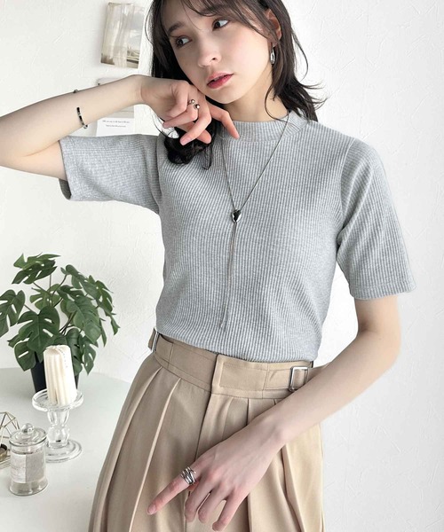 classicalelf(クラシカルエルフ)の「シンプルで着回し力抜群!テレコモックネック半袖トップス(Tシャツ/カットソー・レディース・チャコール/杢グレー/オフホワイト/ブラック/アイボリー・LARGE/MEDIUM/SMALL/X-LARGE)」の7枚目の写真