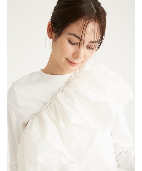 emmi（エミ）の「フリル付きロングスリーブTシャツ（Tシャツ
