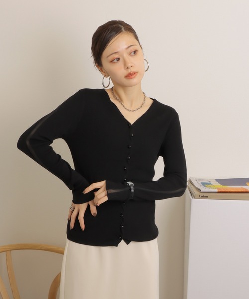 LAULEN(ローレン)の「v neck lib knit cardigan /メタルボタン シアーライン Vネック リブニット カーディガン(カーディガン/ボレロ・レディース・アイボリー/ブラック・FREE)」の8枚目の写真