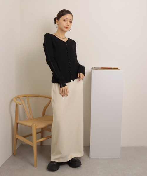 LAULEN(ローレン)の「v neck lib knit cardigan /メタルボタン シアーライン Vネック リブニット カーディガン(カーディガン/ボレロ・レディース・アイボリー/ブラック・FREE)」の10枚目の写真