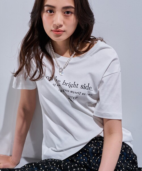 INDIVI(インディヴィ)の「【UVケア/選べるデザイン】フォト&ロゴ プリントTシャツ(Tシャツ/カットソー・レディース・サックスブルー系/ブラック系6/ホワイト系7/ホワイト系6/ホワイト系1/チャコール/イエロー系その他/チャコールグレー/ホワイト/ホワイト系その他6/ホワイト系・05/12/15 /13/19/38/34)」の13枚目の写真