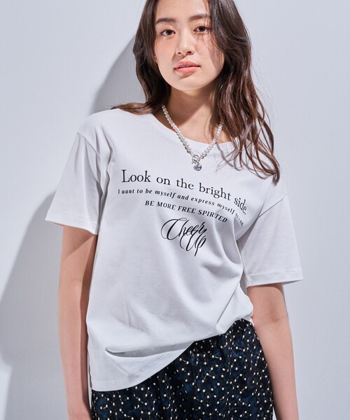 INDIVI(インディヴィ)の「【UVケア/選べるデザイン】フォト&ロゴ プリントTシャツ(Tシャツ/カットソー・レディース・サックスブルー系/ブラック系6/ホワイト系7/ホワイト系6/ホワイト系1/チャコール/イエロー系その他/チャコールグレー/ホワイト/ホワイト系その他6/ホワイト系・05/12/15 /13/19/38/34)」の14枚目の写真