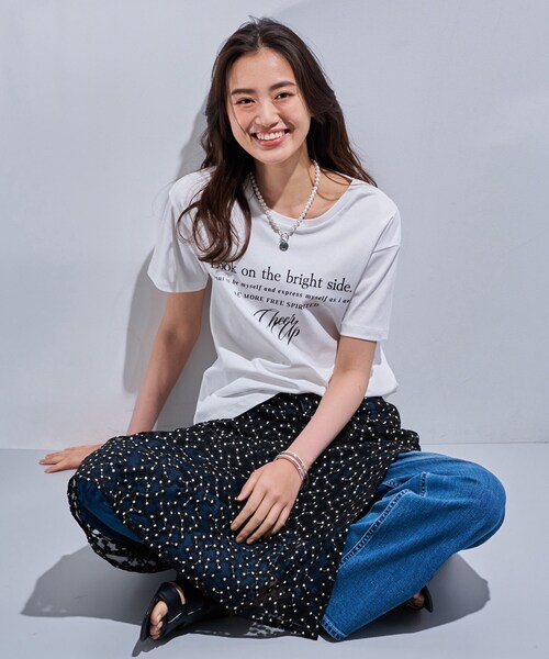 INDIVI(インディヴィ)の「【UVケア/選べるデザイン】フォト&ロゴ プリントTシャツ(Tシャツ/カットソー・レディース・サックスブルー系/ブラック系6/ホワイト系7/ホワイト系6/ホワイト系1/チャコール/イエロー系その他/チャコールグレー/ホワイト/ホワイト系その他6/ホワイト系・05/12/15 /13/19/38/34)」の15枚目の写真