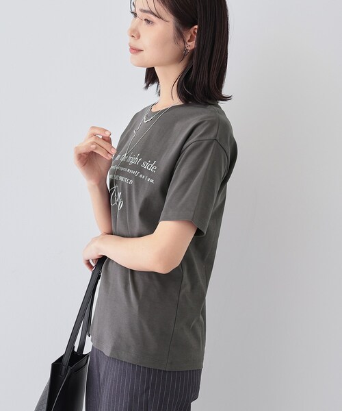 INDIVI(インディヴィ)の「【UVケア/選べるデザイン】フォト&ロゴ プリントTシャツ(Tシャツ/カットソー・レディース・サックスブルー系/ブラック系6/ホワイト系7/ホワイト系6/ホワイト系1/チャコール/イエロー系その他/チャコールグレー/ホワイト/ホワイト系その他6/ホワイト系・05/12/15 /13/19/38/34)」の21枚目の写真