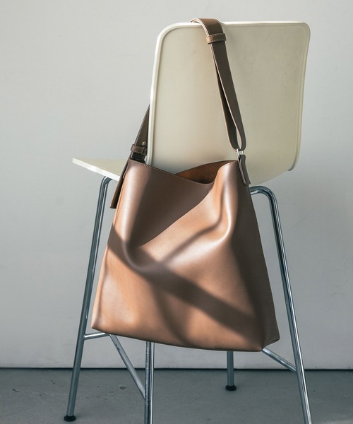 A part by（アパートバイ）の「スクエアトートバッグ（トートバッグ・レディース・ライトブラウン/ブラック・FREE）」の2枚目の写真