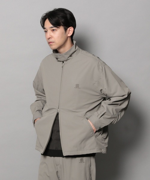 BAYFLOW（ベイフロー）の「【BUDDIES Dept.】ナイロンブルゾン[ストレッチ・イージーケア・マシンウォッシャブル]（ブルゾン・メンズ・ブラック/グレー・LARGE/MEDIUM）」の2枚目の写真