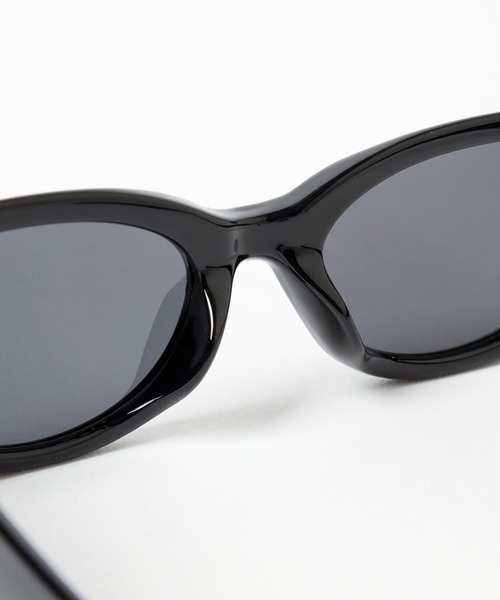 Andemiu（アンデミュウ）の「フォックスUVサングラス323771（サングラス・レディース・ブラック/ブラック系その他・FREE）」の12枚目の写真