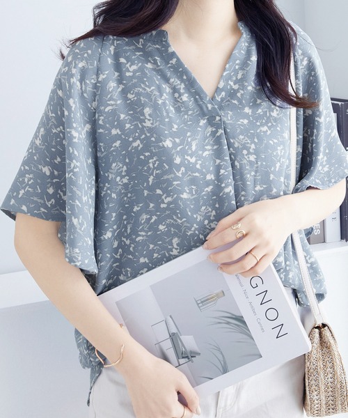 alotta(アロッタ)の「≪再入荷≫【接触冷感】さらさらEASYフレアスリーブブラウス(シャツ/ブラウス・レディース・ホワイト/ホワイト系その他/グレイッシュベージュ/ブラック/ドット/ブルー/イエロー系その他/ホワイト系その他2/ブルー系その他・M/L/LL/3L/4L/5L)」の21枚目の写真