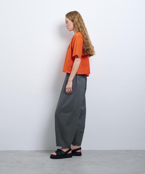 LANVIN en Bleu（ランバンオンブルー）の「ワンポイントロゴTシャツ（Tシャツ/カットソー・レディース・ブラック/カーキ/オフホワイト/オレンジ・38）」の6枚目の写真
