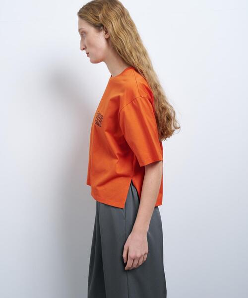 LANVIN en Bleu（ランバンオンブルー）の「ワンポイントロゴTシャツ（Tシャツ/カットソー・レディース・ブラック/カーキ/オフホワイト/オレンジ・38）」の9枚目の写真