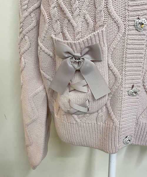 ビジューハートリング付きりぼんケーブルニットカーデ（カーディガン