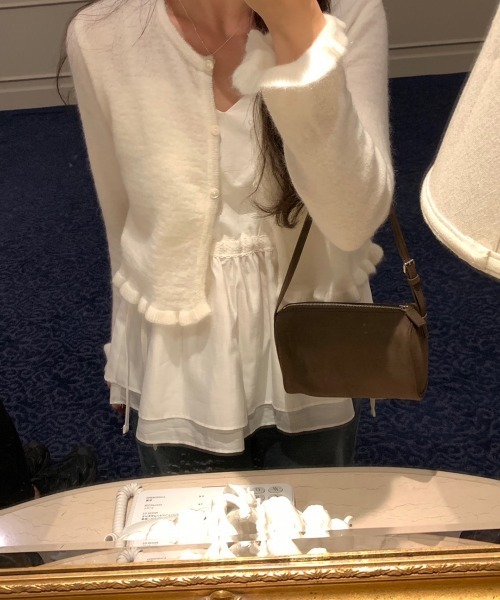 on:nue（オンニュ）の「【on:nue】ハートネックタンクトップブラウス（シャツ/ブラウス・レディース・ブラック/ホワイト・FREE）」の6枚目の写真