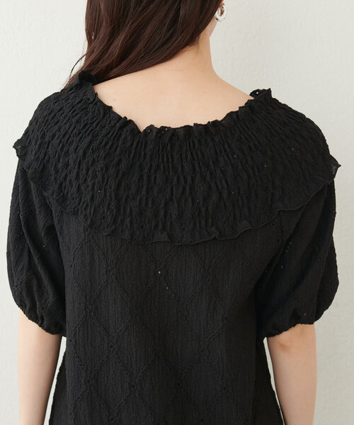 natural couture（ナチュラルクチュール）の「【WEB限定】アイレットカットレースクロスオフショルプルオーバー（Tシャツ/カットソー・レディース・オフホワイト/サックスブルー/ブラック・FREE）」の17枚目の写真