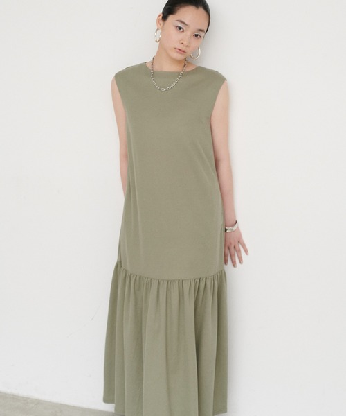 LARUTA（ラルータ）の「【LARUTA】［Web限定］接触冷感：ギャザー切替zip付きワンピース（ワンピース・レディース・カーキ/ブラック/ベージュ・MEDIUM/LARGE）」の18枚目の写真