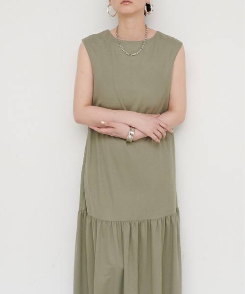 LARUTA（ラルータ）の「【LARUTA】［Web限定］接触冷感：ギャザー切替zip付きワンピース（ワンピース・レディース・カーキ/ブラック/ベージュ・MEDIUM/LARGE）」の19枚目の写真