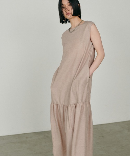 LARUTA（ラルータ）の「【LARUTA】［Web限定］接触冷感：ギャザー切替zip付きワンピース（ワンピース・レディース・カーキ/ブラック/ベージュ・MEDIUM/LARGE）」の13枚目の写真