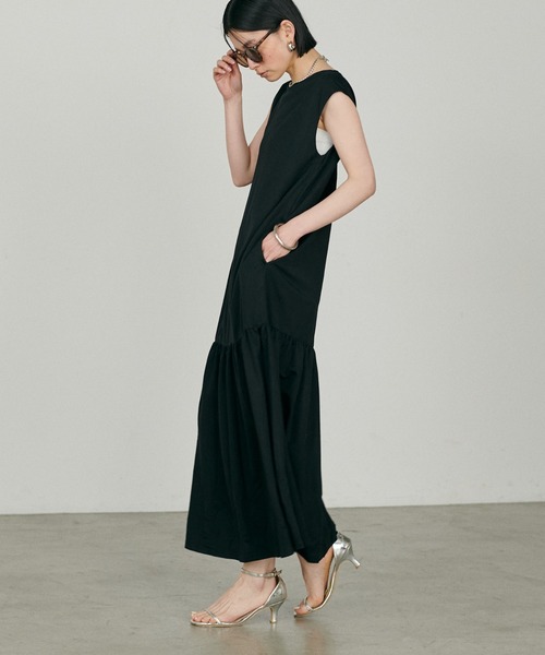 LARUTA（ラルータ）の「【LARUTA】［Web限定］接触冷感：ギャザー切替zip付きワンピース（ワンピース・レディース・カーキ/ブラック/ベージュ・MEDIUM/LARGE）」の5枚目の写真