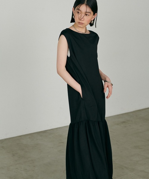 LARUTA（ラルータ）の「【LARUTA】［Web限定］接触冷感：ギャザー切替zip付きワンピース（ワンピース・レディース・カーキ/ブラック/ベージュ・MEDIUM/LARGE）」の8枚目の写真