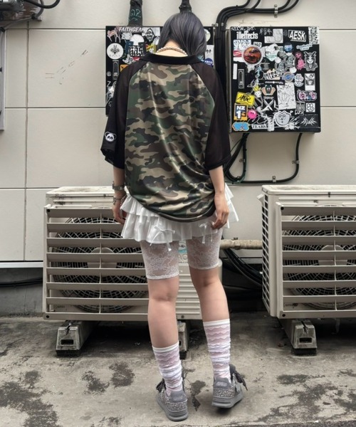 Candy Stripper（キャンディストリッパー）の「CAMOUFLAGE GAME シャツ（Tシャツ/カットソー・レディース・ブルー/グレー/カーキ・FREE）」の18枚目の写真