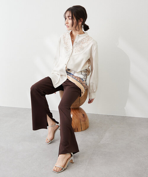 Remind me and forever（リマインドミーアンドフォーエバー）の「【@kana__18sセレクト】-3kg裾スリットフレアーパンツ（その他パンツ・レディース・ブラック/ダークブラウン/ブラウン/スミクロ・LARGE/MEDIUM）」の5枚目の写真