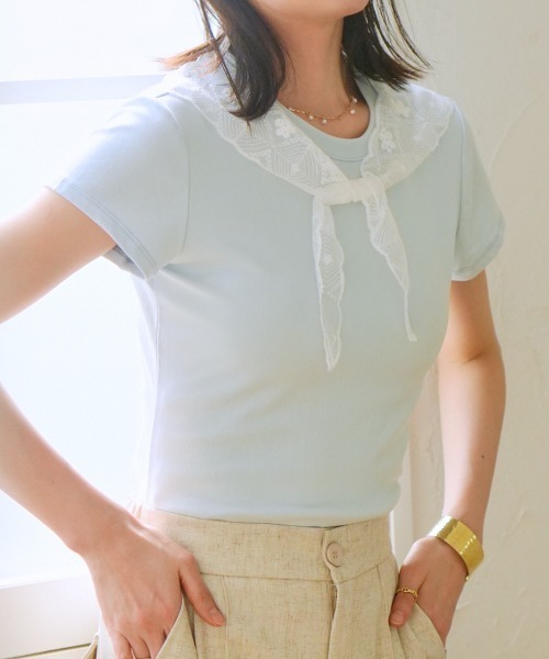 Rejoule(リジュール)の「レーススカーフ付き クロップド丈コンパクトTシャツ(Tシャツ/カットソー・レディース・チャコールグレー/ライトイエロー/ライトブルー/ホワイト・FREE)」の11枚目の写真