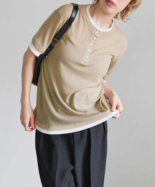 select MOCA(セレクトモカ)の「レイヤードライクヘンリーネックシアートップス(Tシャツ/カットソー・レディース・ベージュ/チャコール/グレー・FREE)」の3枚目の写真