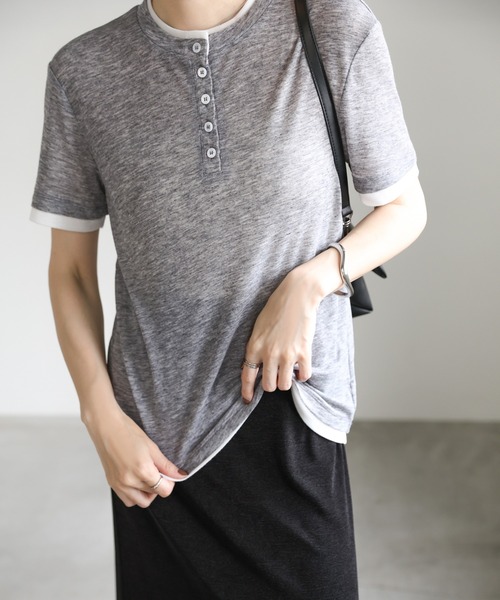 select MOCA(セレクトモカ)の「レイヤードライクヘンリーネックシアートップス(Tシャツ/カットソー・レディース・ベージュ/チャコール/グレー・FREE)」の13枚目の写真