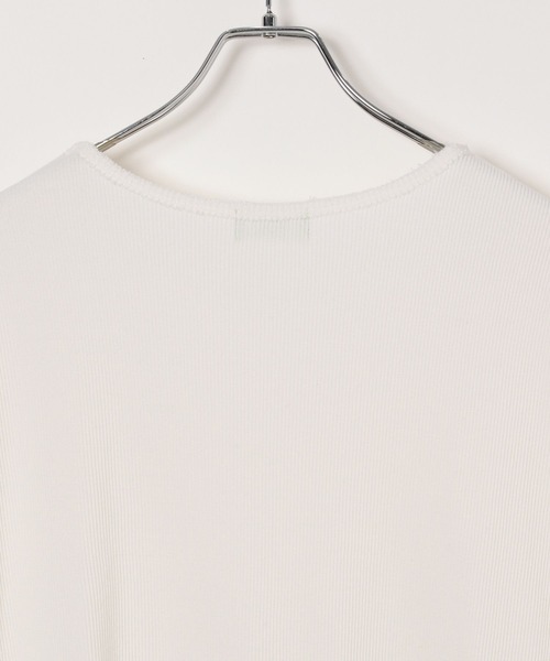 Anui（アニュイ）の「【UNISEX/選べる着丈】ダメージルーズテレコTシャツ（Tシャツ/カットソー・レディース・オフホワイト/スミクロ・SMALL/MEDIUM）」の6枚目の写真