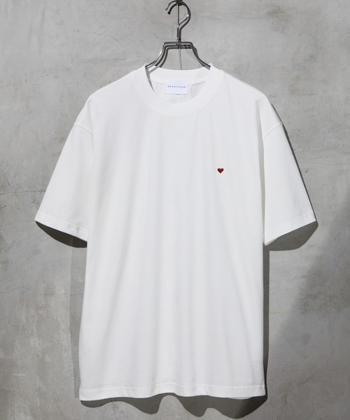 WEARSTAND(ウェアスタンド)の「【WEARSTAND/ウェアスタンド】 One Point Embroidery T-Shirt (HEART) / ワンポイント刺繍Tシャツ(HEART)(Tシャツ/カットソー・メンズ・ブラック/ホワイト・LARGE/MEDIUM/X-LARGE)」の2枚目の写真