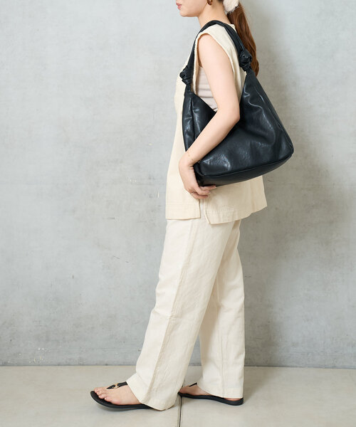 BIRTHDAY BAR（バースデイバー）の「フェイクレザーワンショルダーバッグ　トライアングル（トートバッグ・レディース・ブラック/ライトベージュ/キャメル・0）」の16枚目の写真