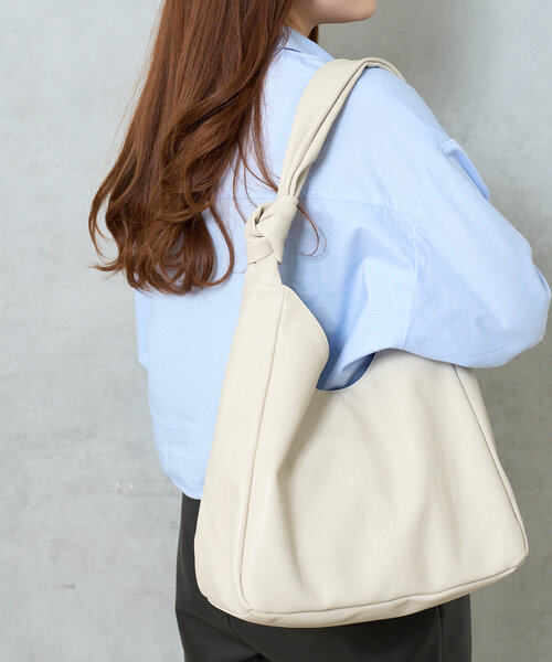 BIRTHDAY BAR（バースデイバー）の「フェイクレザーワンショルダーバッグ　トライアングル（トートバッグ・レディース・ブラック/ライトベージュ/キャメル・0）」の19枚目の写真