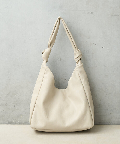 BIRTHDAY BAR（バースデイバー）の「フェイクレザーワンショルダーバッグ　トライアングル（トートバッグ・レディース・ブラック/ライトベージュ/キャメル・0）」の22枚目の写真