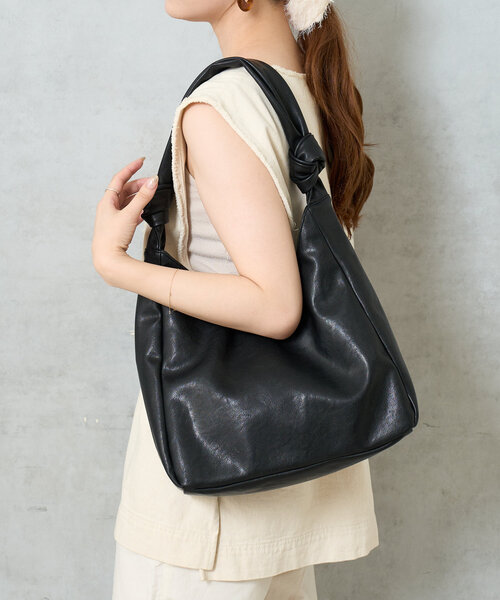 BIRTHDAY BAR（バースデイバー）の「フェイクレザーワンショルダーバッグ　トライアングル（トートバッグ・レディース・ブラック/ライトベージュ/キャメル・0）」の2枚目の写真