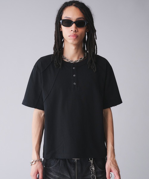 ANDER HUNK（アンダーハンク）の「Metal Henry neck T-shirt /メタルヘンリーネックTシャツ（Tシャツ/カットソー・メンズ・その他/ブラック/グレー/ブラウン・SMALL/MEDIUM/LARGE）」の19枚目の写真