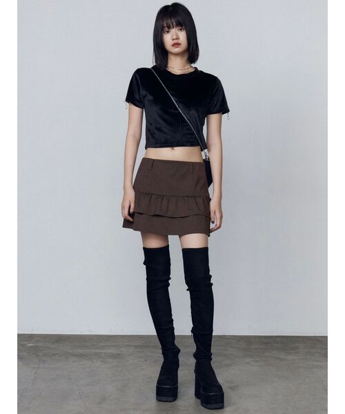 EMODA(エモダ)の「ティアードフリルミニスカート(スカート・レディース・グレー/ブラウン・MEDIUM/SMALL)」の3枚目の写真