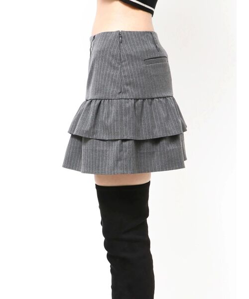 EMODA(エモダ)の「ティアードフリルミニスカート(スカート・レディース・グレー/ブラウン・MEDIUM/SMALL)」の9枚目の写真